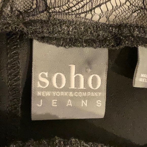 Very pretty peek a boo sleeves silvery black top by Soho New York & Co. jeans - Picture 7 of 10